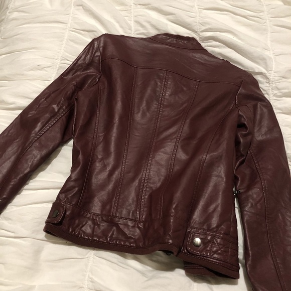 maroon leather jacket - Picture 2 of 4